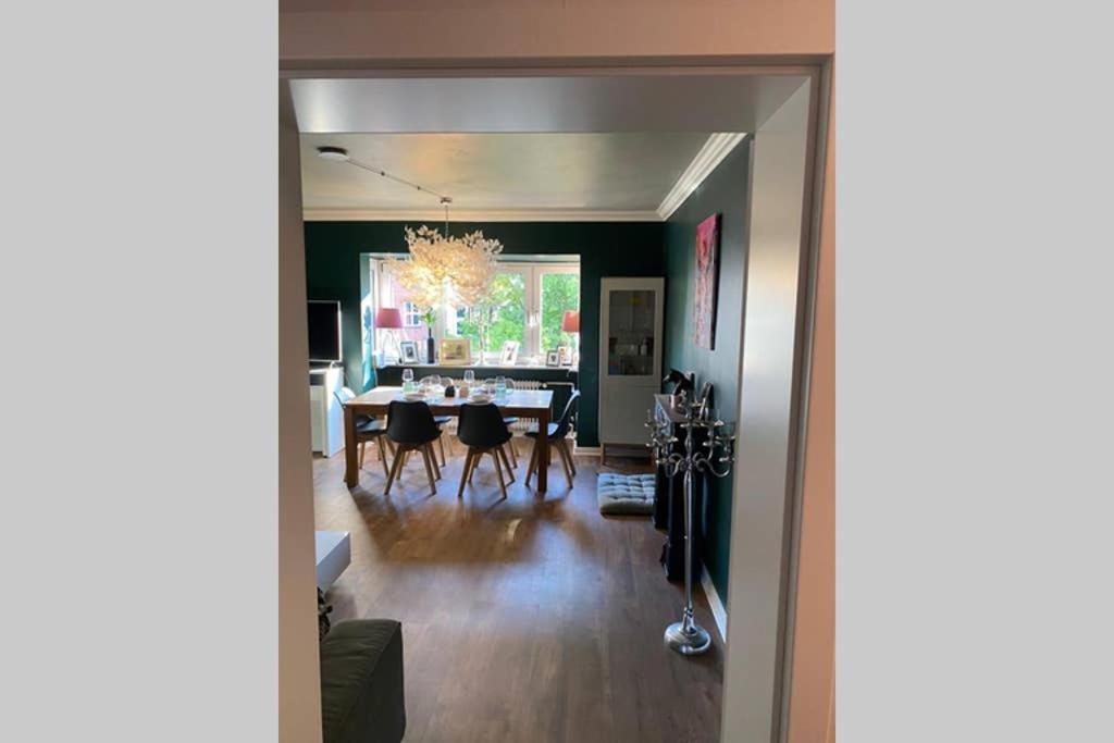 Foerdestyle, Stilvolle Wohnung In Zentraler Lage Kiel Bagian luar foto